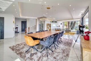  Maison à louer 7 pièces 300 m²