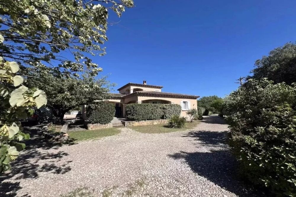 Jolie villa proche de Carcès