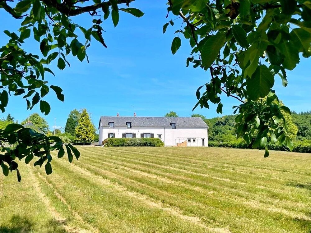 Bourgogne, Parc du Morvan, Secteur OUROUX EN MORVAN, belle maiso