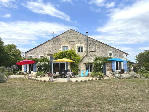 Belle maison avec 2 gîtes spacieux à proximité de Verteuil 371000 Verteuil-sur-Charente (16510)