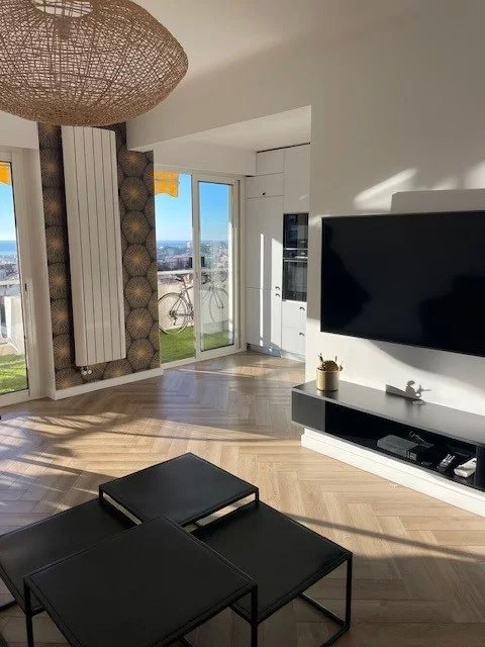 Location Appartement LE CANNET MAIRIE : Lumineux F2 en parfait état avec vue mer cave Le cannet
