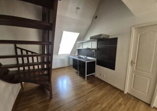  Appartement à louer 3 pièces 57 m²