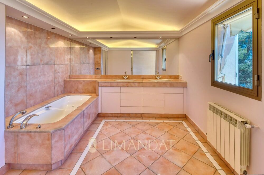� vendre  Maison Roquebrune-Cap-Martin (06190)