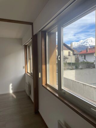  Appartement à louer 160 m²
