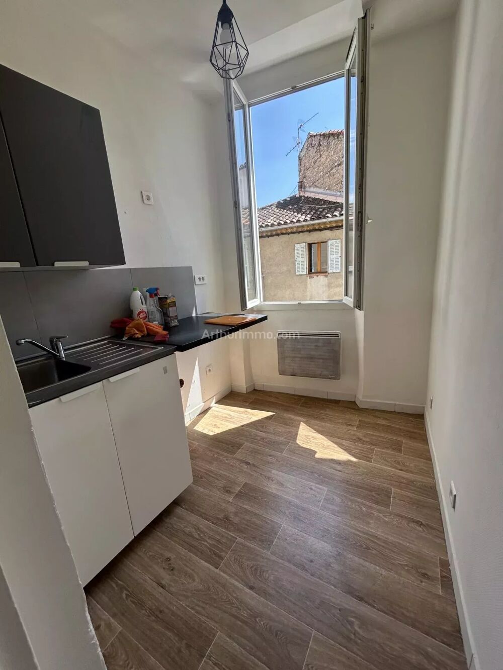 Location Appartement T1  Centre ville Aubagne