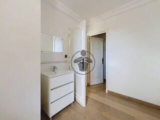  Maison à louer 8 pièces 227 m²