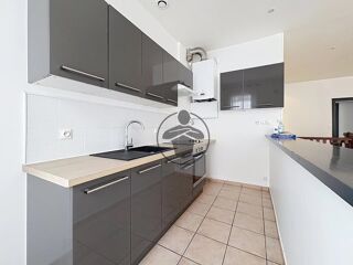  Appartement à louer 3 pièces 89 m²