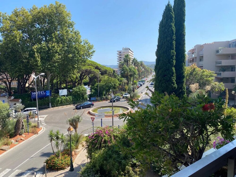 T3 VUE MER LAVANDOU CENTRE