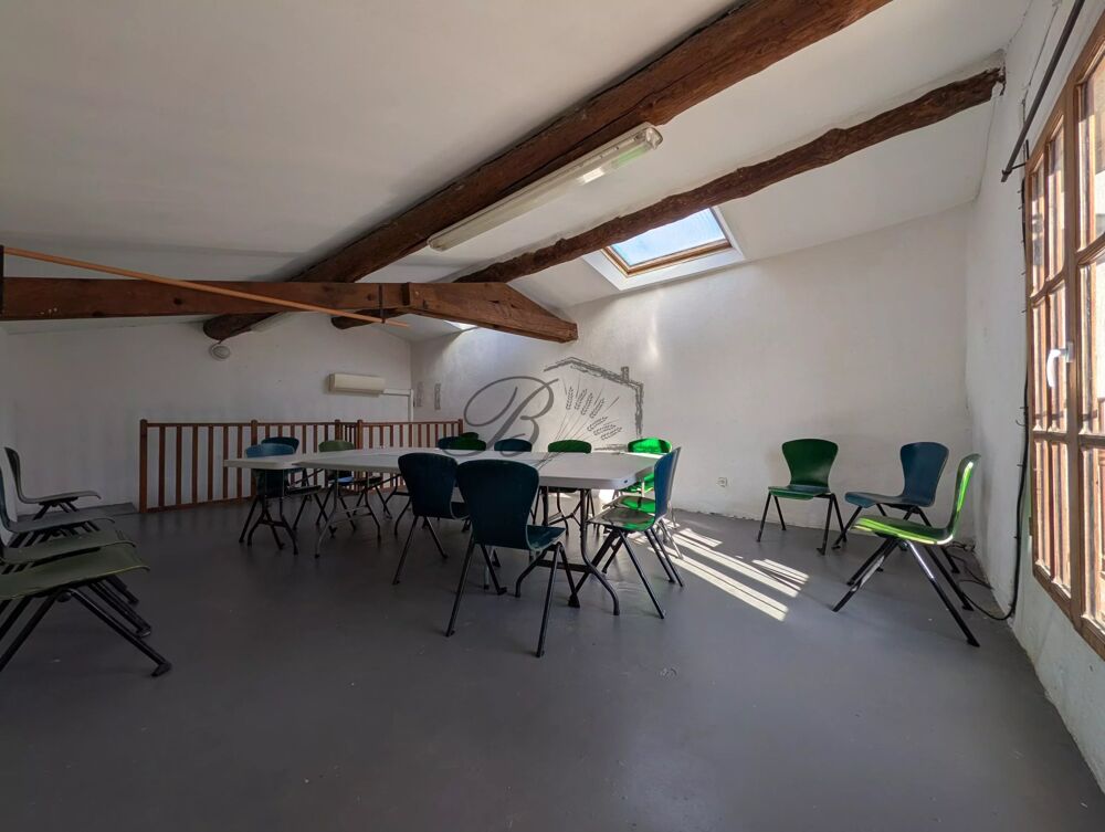   Vente local  de 71 m²,  La Bastidonne 84120. 