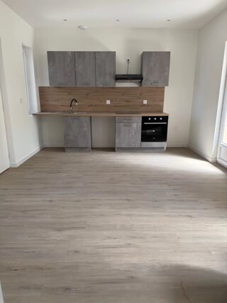  Appartement à louer 3 pièces 65 m²