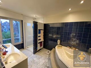  Villa à vendre 8 pièces 196 m²