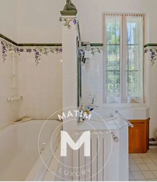  Propriété/château à vendre 8 pièces 400 m²