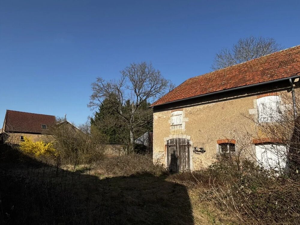 Maison de village avec cheminée à La Roche-en-Brenil