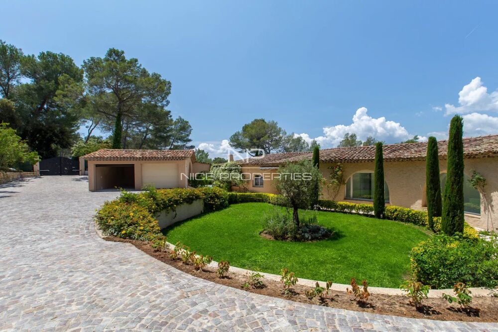 Somptueuse propriété de 540 m² avec piscine et garage, sur un pa