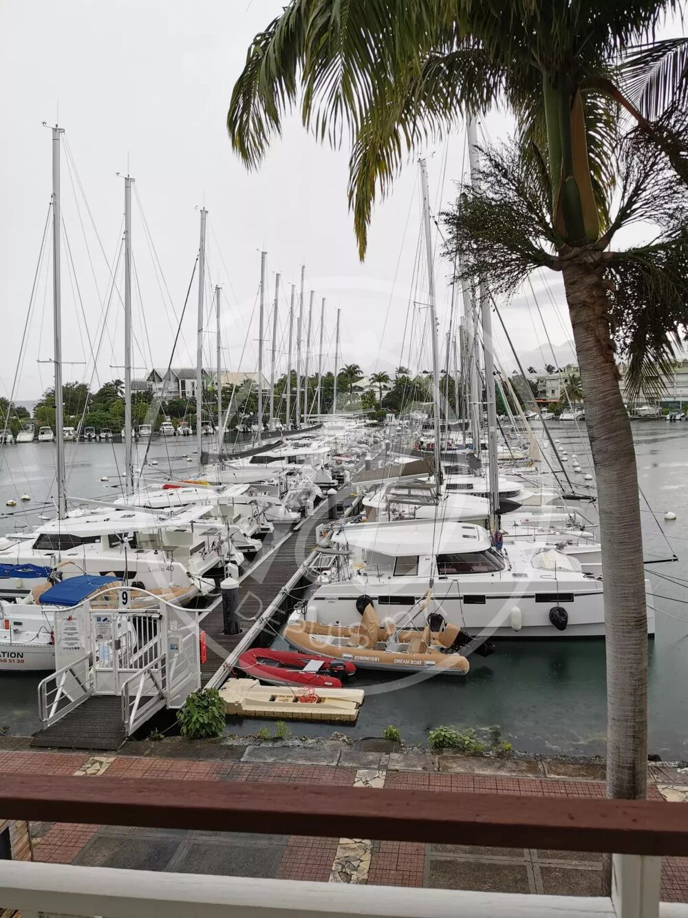 Location Appartement A LOUER 1020 euros -T2 MEUBLE LE GOSIER - VUE MARINA Le gosier