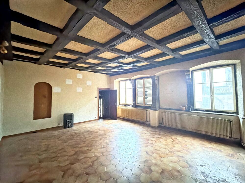 Place de Cathédrale 4p de 92.6m² avec terrasse de 15.3 m² à réno
