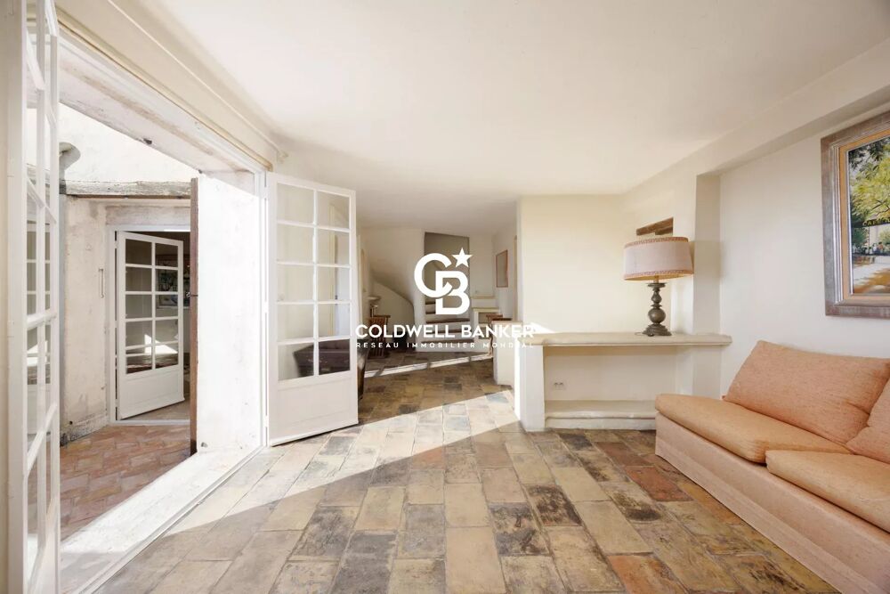 DANS UNE MAISON DE VILLAGE - APPARTEMENT TRIPLEX AU DERNIER ÉTAG
