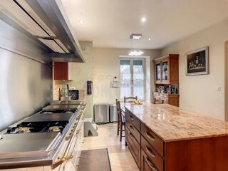  Maison � vendre 9 pi�ces 345 m�