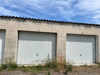  Parking / Garage à louer 15 m²