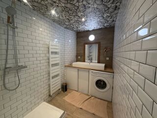  Appartement à louer 2 pièces 63 m²