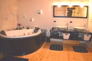  Maison � vendre 6 pi�ces 308 m�