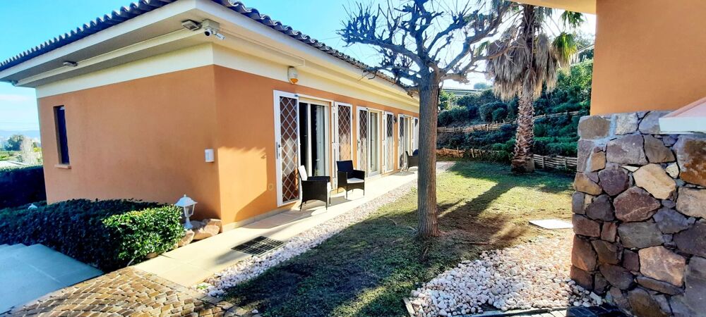 Mandelieu Belle Villa de 148 m² Dans un domaine fermé sécurisé.