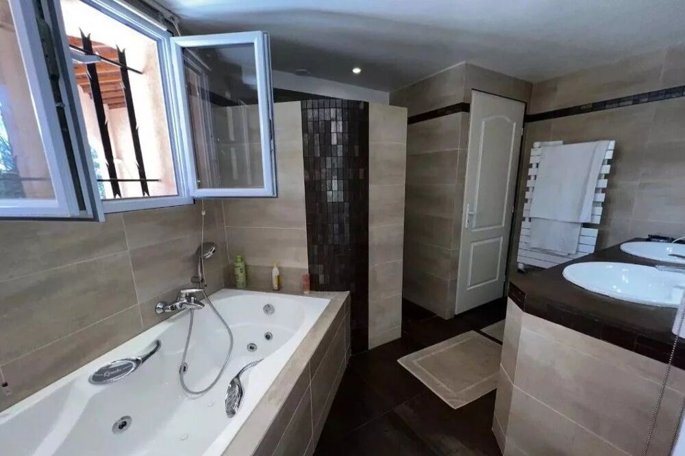 � vendre  Maison Cotignac (83570)