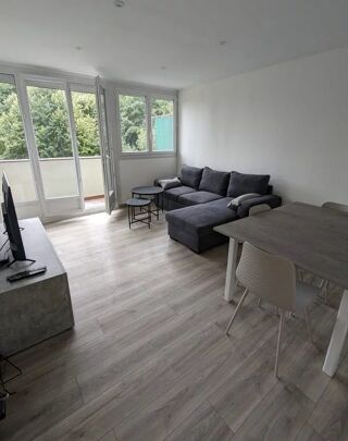  Appartement à louer 4 pièces 74 m²
