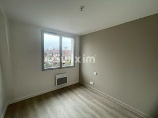  Appartement à louer 4 pièces 81 m²