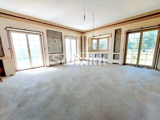  Villa  vendre 15 + pices 700 m