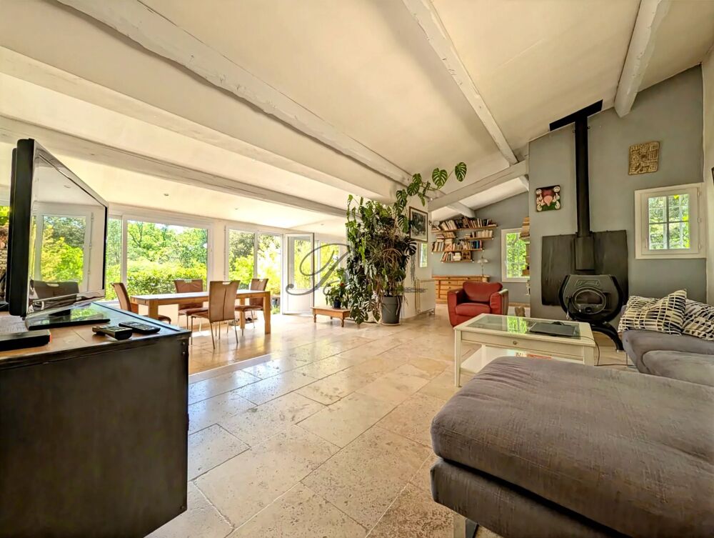 Vente Maison Villa dans un havre de paix avec piscine à Grambois Grambois