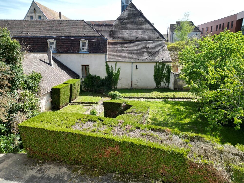 AUXOIS: Maison de caractère 240 m² avec 6 chambres