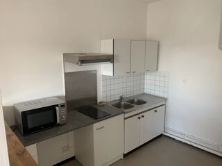  Appartement à louer 2 pièces 33 m²