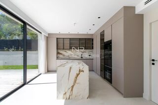  Villa à vendre 8 pièces 280 m²