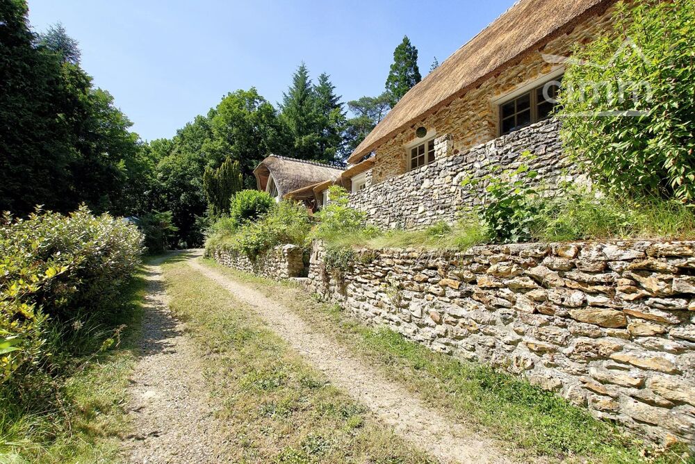 Propriété au coeur de la forêt