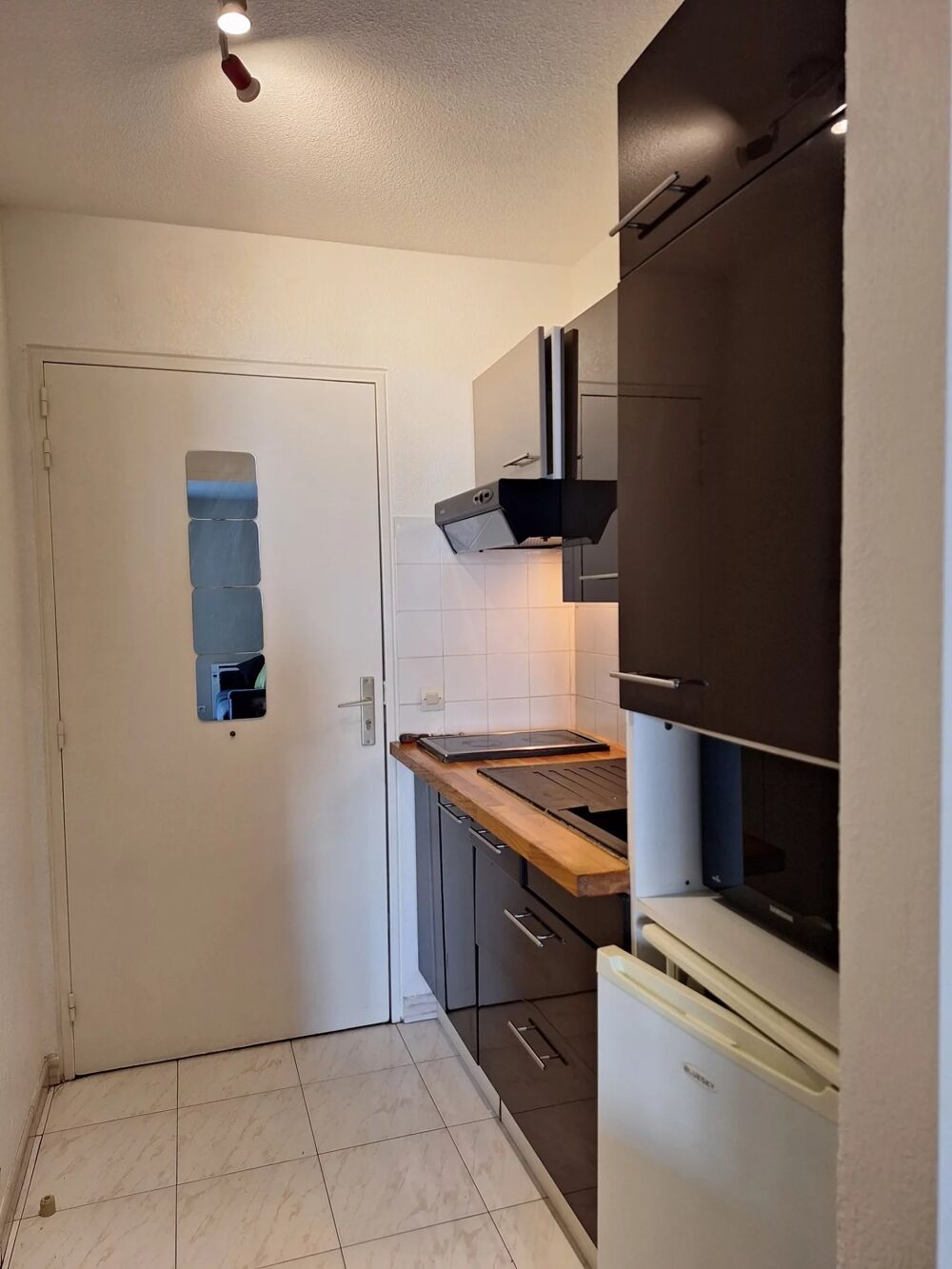 Location Appartement Studio de 21m² dans une villa avec une terrasse Nice