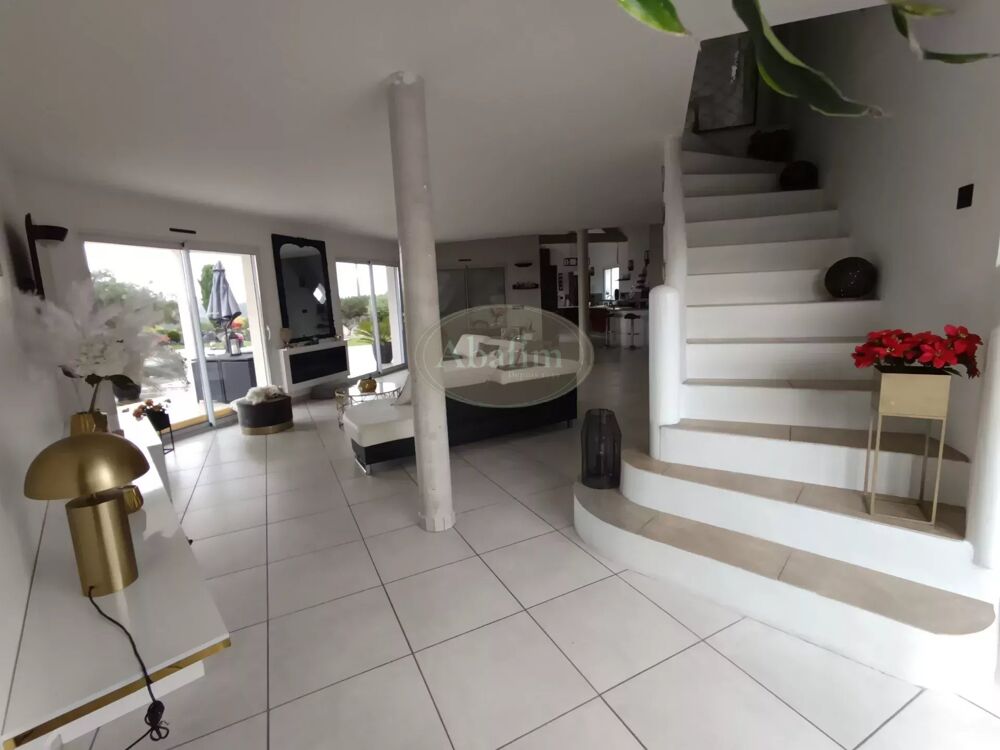Vente Maison Contemporaine vue panoramique Pyrénées et piscine. Nay