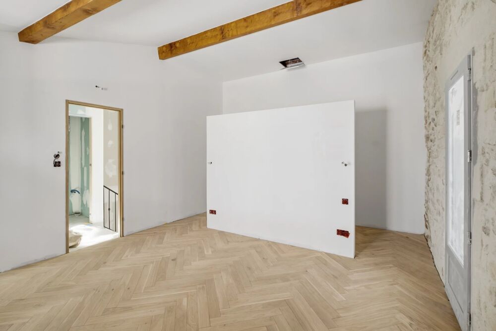 Vente Villa Maison de ville rénovée avec terrasse Centre Ancien Arles