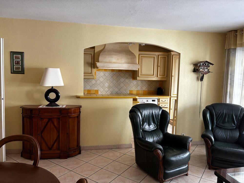 Vente Appartement SAINT-RAPHAËL  SPACIEUX 4 PIÈCES, TERRASSE ET GRAND GARAGE Saint-raphaël