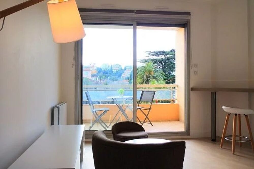Location Appartement Studio de 23m² avec terrasse de 6m² Antibes