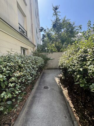 Vente Appartement 2 pièces calme entre les Buttes Chaumont et le parc de la Villet Paris 19