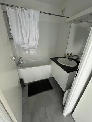  Appartement � louer 2 pi�ces 34 m� Labastidette