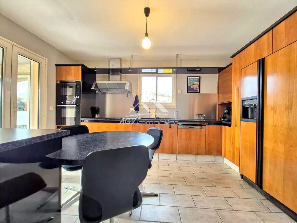 Vente Maison Maison de 168 m² avec 4 chambres, garage et 736 m² de terrain Le grau-du-roi
