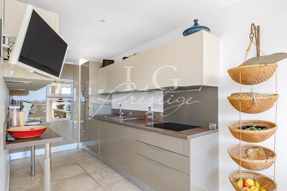 Vente Appartement Appartement vue mer avec plage et commerces a pied Mandelieu-la-napoule