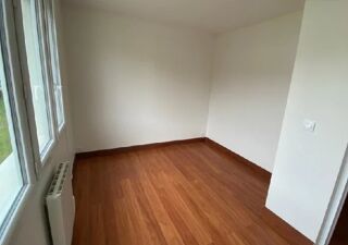 Appartement à louer 4 pièces 84 m²