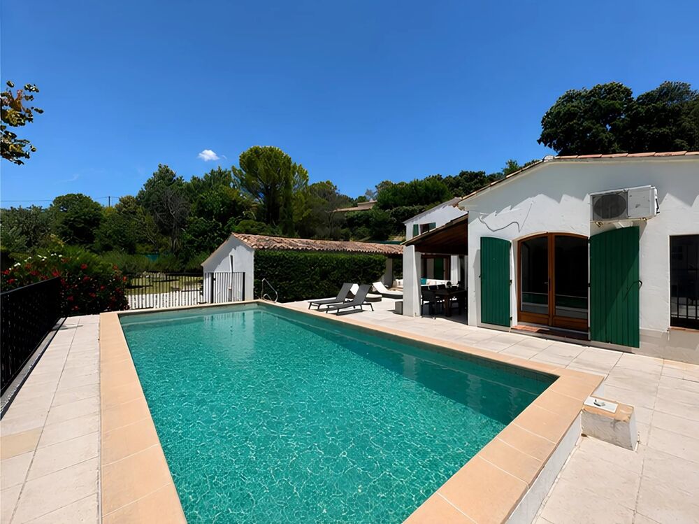Vente Maison Villa très lumineuse et spacieuse avec magnifique espace piscine Carcès