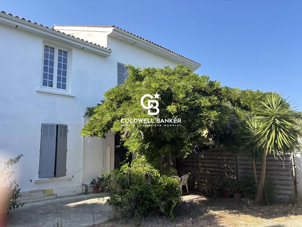 Vente Appartement Un Bien Rare à Réinventer : Volumes Bourgeois & Jardin Privatif Cavalaire-sur-mer