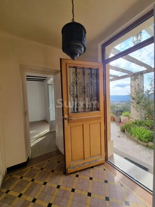  Maison  vendre 8 pices 200 m
