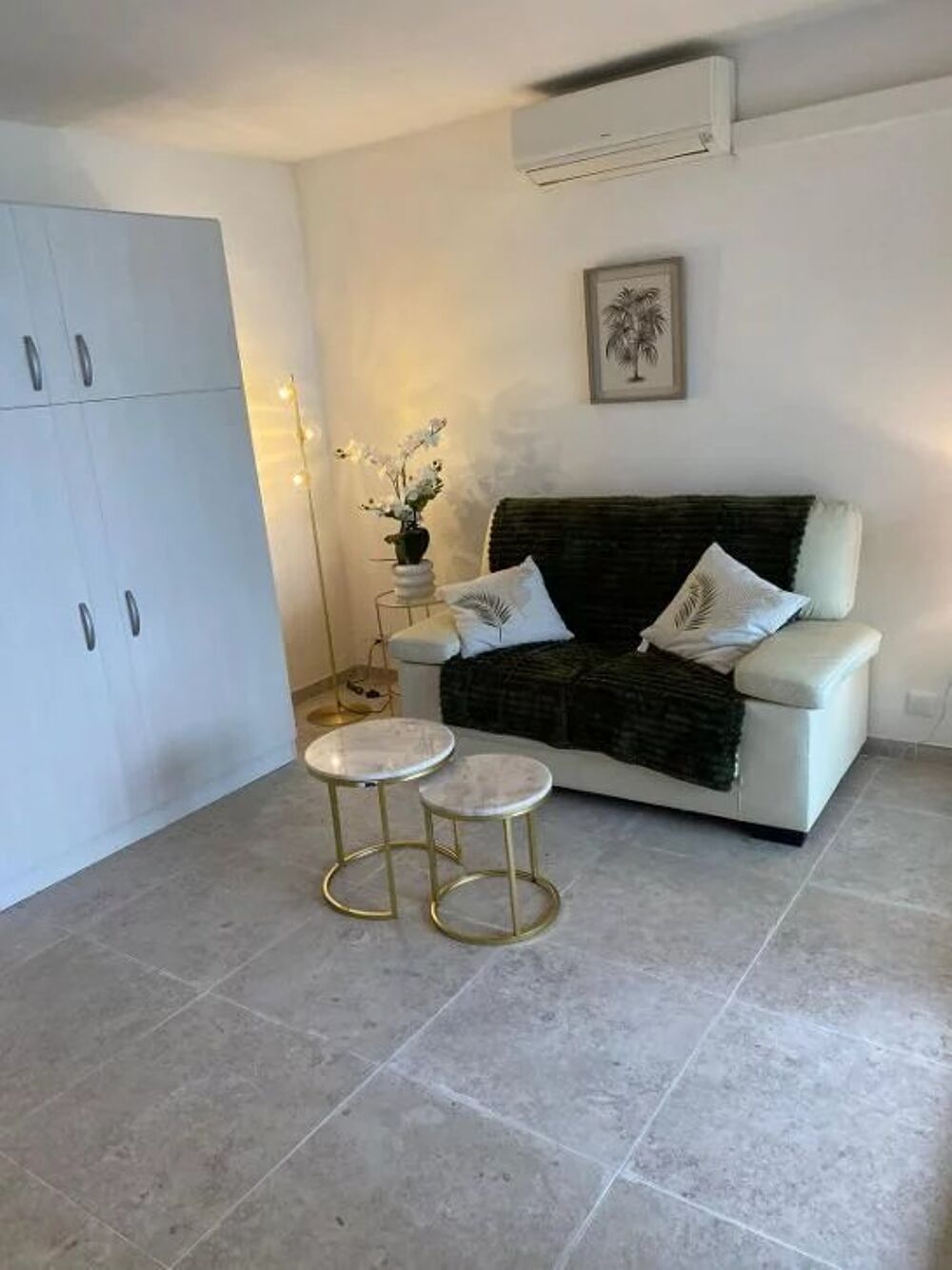 Location Appartement Studio de 34m² avec deux piscines et garage Cannes-la-bocca
