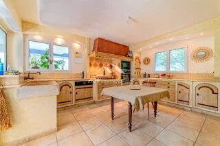  Maison à vendre 8 pièces 266 m²
